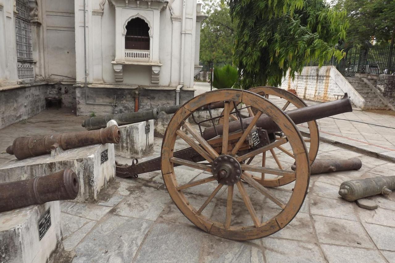 Oyo 2840 Kanha Grand Hyderabad Exterior photo